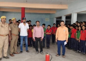 एसएनजी पब्लिक स्कूल में अग्निशमन विभाग का मॉक ड्रिल, बच्चों को सिखाए गए आग से बचाव के तरीके।