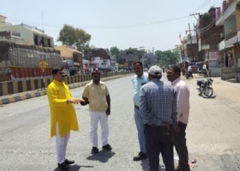 पूर्व मण्डल अध्यक्ष भाजपा ने वाराणसी शक्तिनगर मुख्यमार्ग चोपन मार्केट में स्पीड ब्रेकर बनवाने की मांग की ।