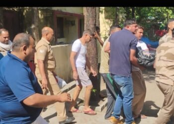 सीआईएसएफ कॉलोनी में जवान ने लगाई फांसी ।सुबह ड्यूटी से घर लौटने के कुछ देर बाद उठाया आत्मघाती कदम ।।