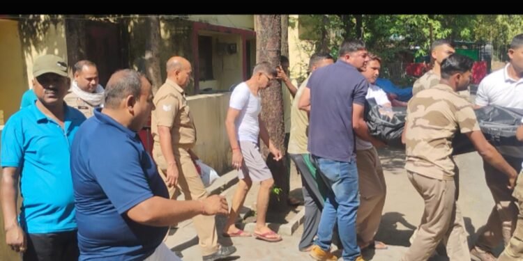 सीआईएसएफ कॉलोनी में जवान ने लगाई फांसी ।सुबह ड्यूटी से घर लौटने के कुछ देर बाद उठाया आत्मघाती कदम ।।