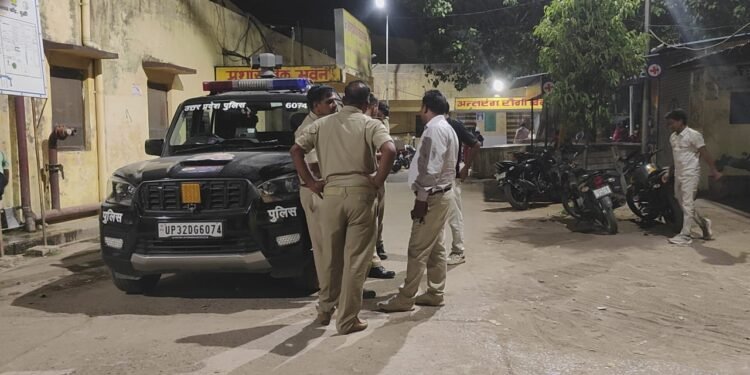 बाइक सवार युवक को पिकअप ने मारी टक्कर,हालत गंभीर,रेफर।