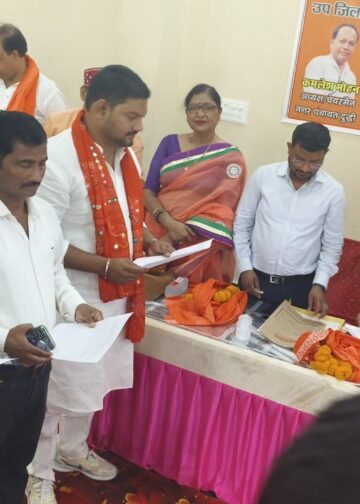 दुद्धी नगर पंचायत में तीनों मनोनीत सभासदों का शपथ ग्रहण समारोह हुआ संपन्न,