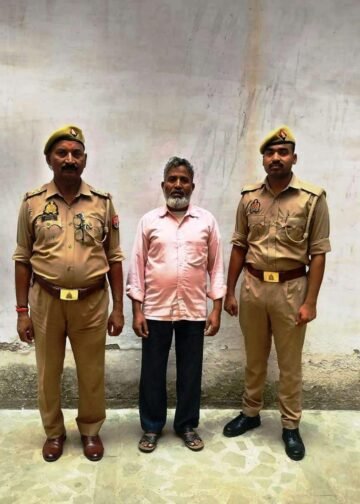 दुद्धी पुलिस ने वांछित अभियुक्त को झारखंड बॉर्डर से दबोचा।