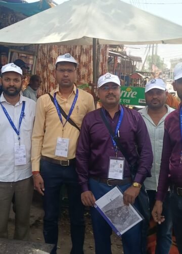 बीजपुर में शुरू हुआ डिजिटल जनगणना चिलचिलाती धूप में निकले शिक्षक और कर्मचारी।