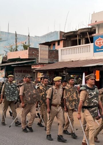 बकरीद को लेकर म्योरपुर पुलिस ने किया पैदल मार्च।