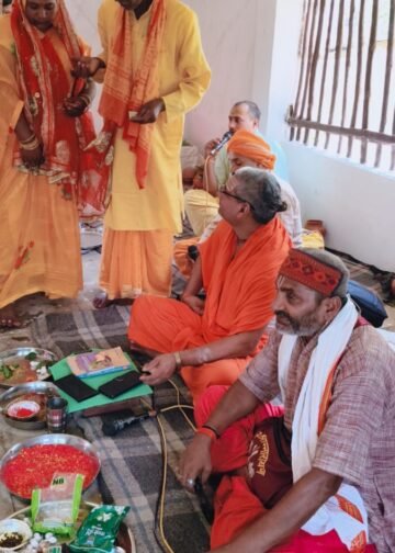 वृंदावन से आए कलाकारों की रासलीला का श्रद्धालुओं ने लिया आनंद. 251 जड़ी बूटियों से निर्मित हवन सामग्री से दी गई आहुति।