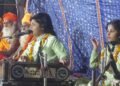 भजन संध्या सुनने व रासलीला देखने को उमड़ रही भीड़।